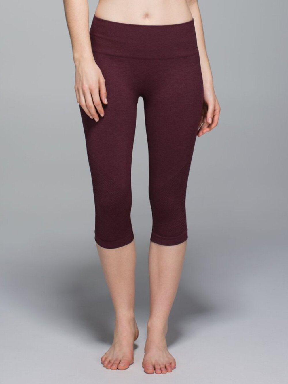 Lululemon - In The Flow Crop II - Heathered Bordeaux Drama - EUC